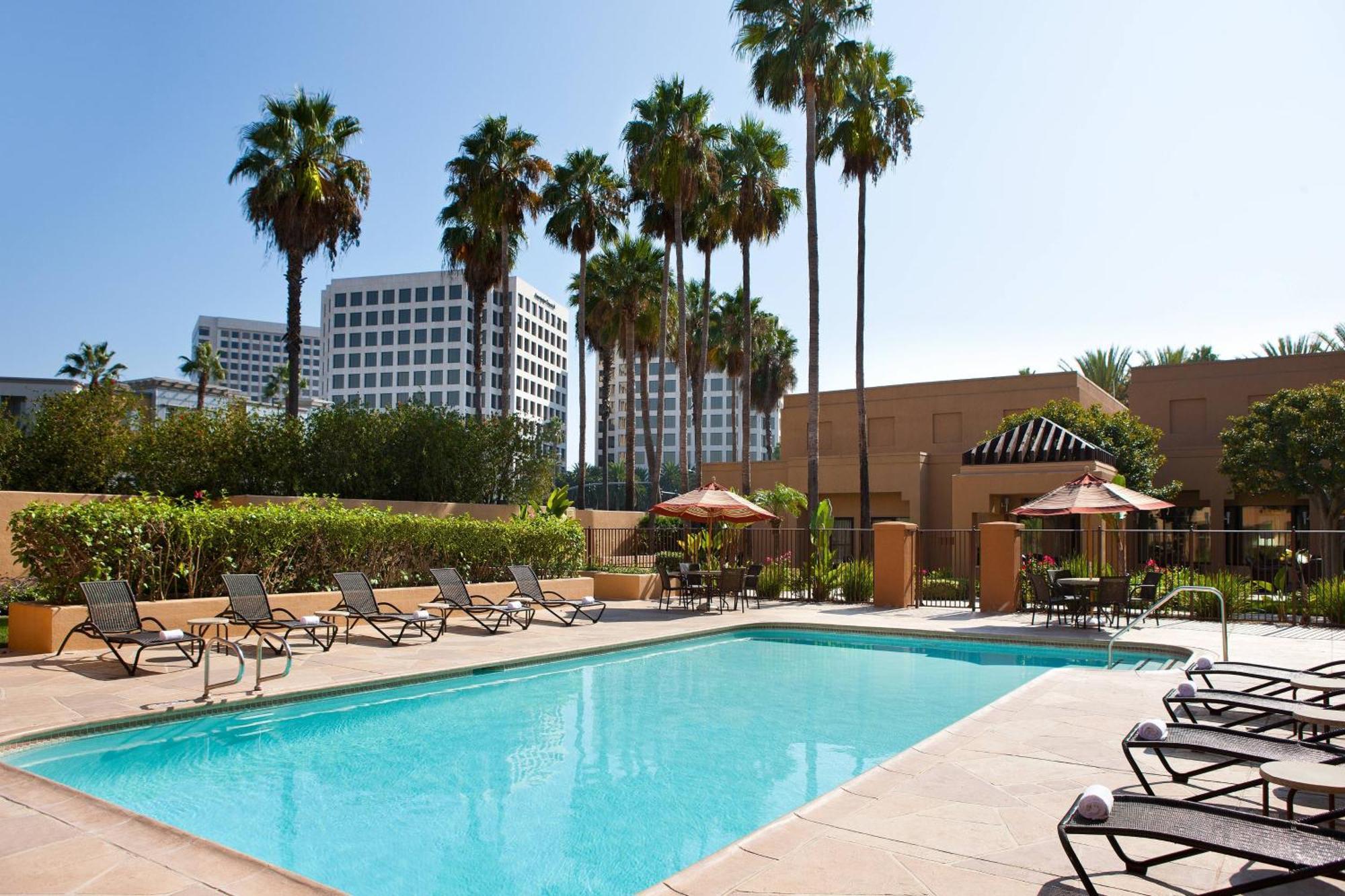 Courtyard Irvine John Wayne Airport/Orange County Hotell Exteriör bild